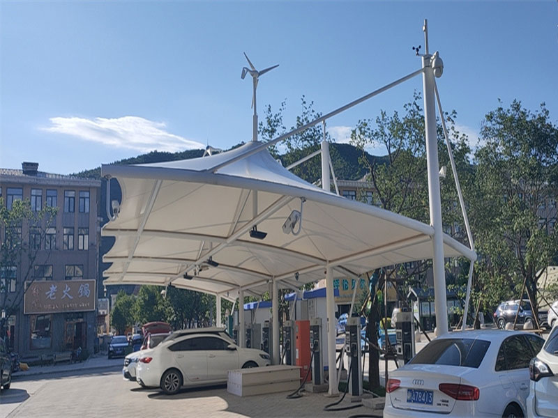 立柱起冒汽车棚