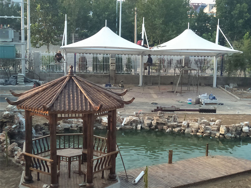 立柱起冒汽车棚