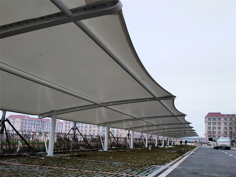 立柱起冒汽车棚