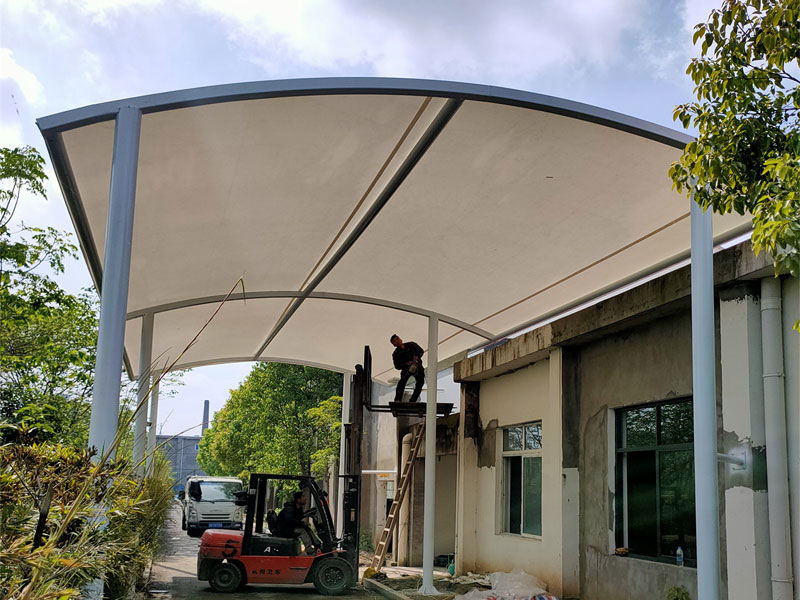 双立柱起拱车棚